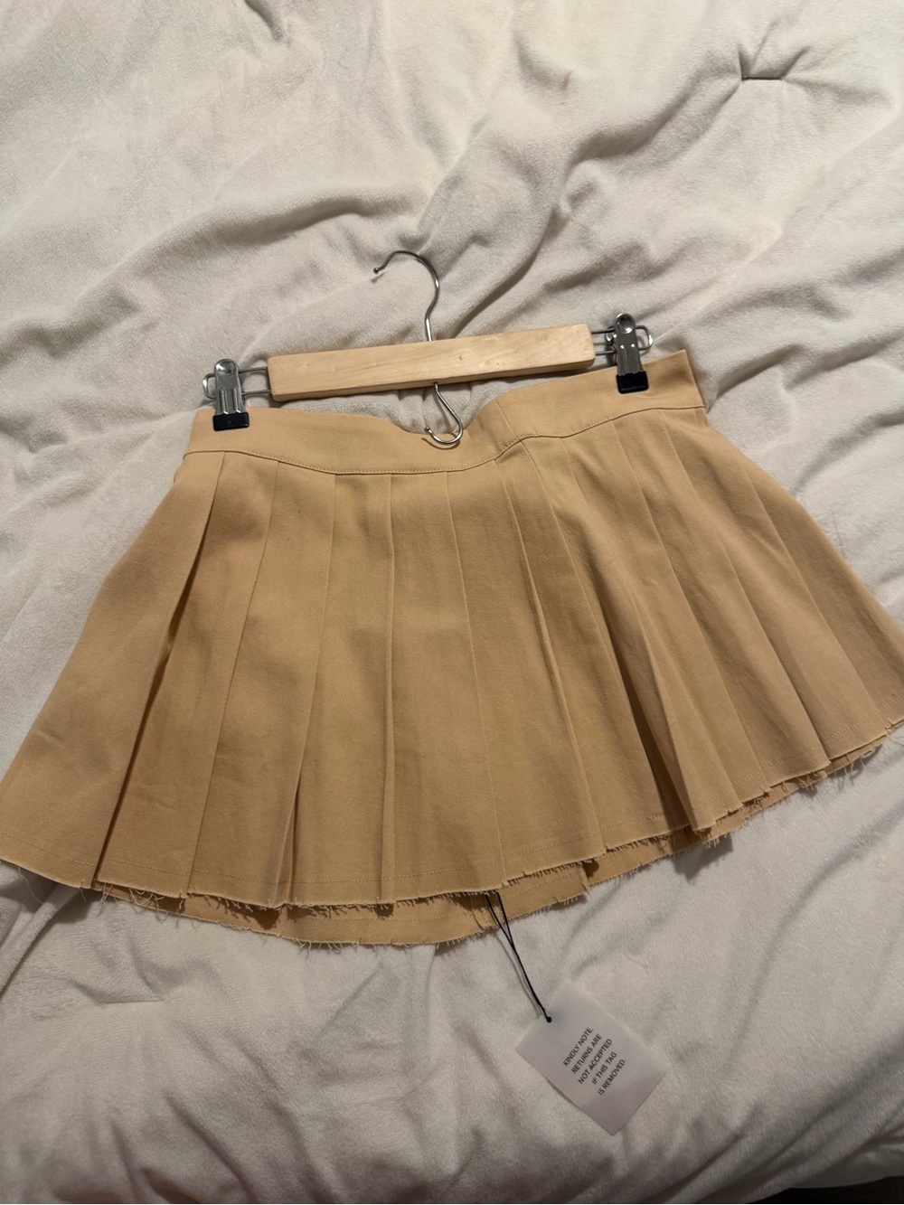 superdown Pleated Mini Skirt in Beige
